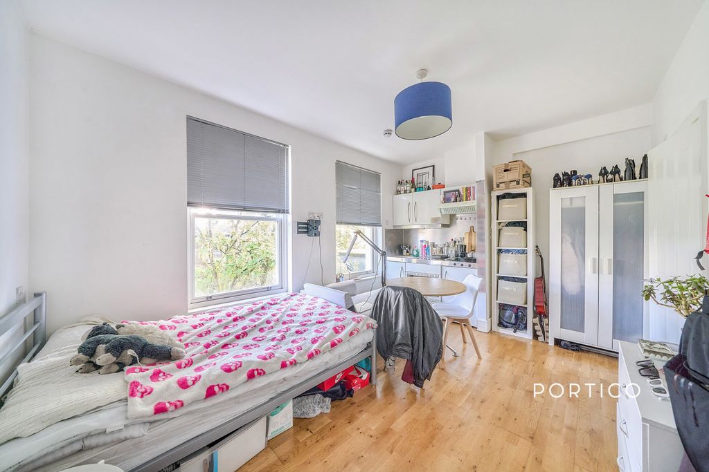 Property photo 3 of 5 Pbox-Img.Jpg