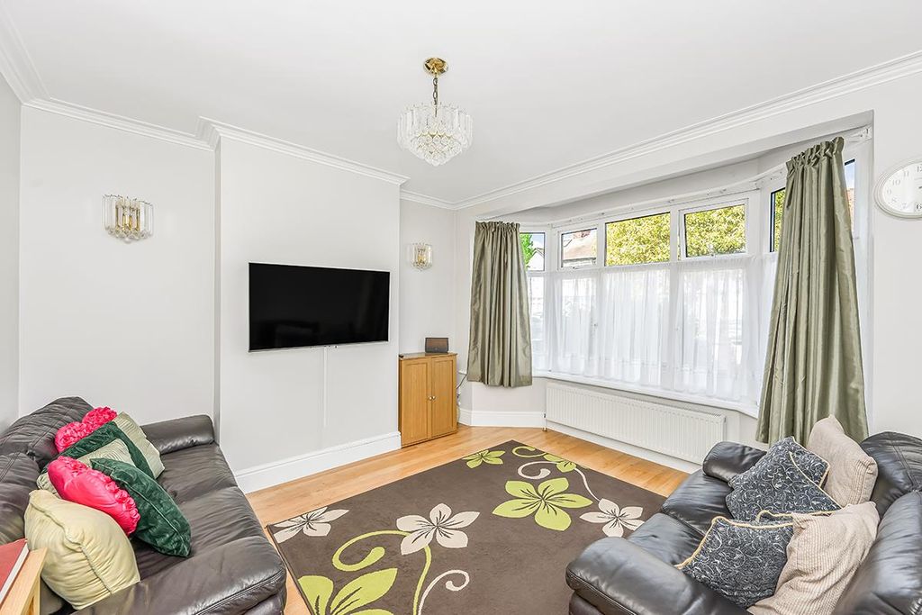Property photo 3 of 19