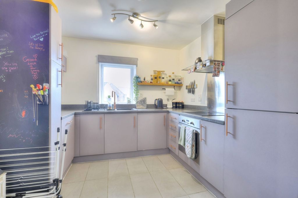 Property photo 3 of 17 Photo