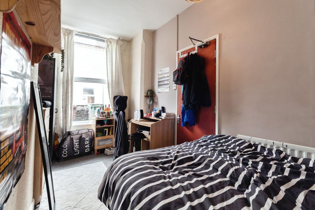 Property photo 3 of 18 Photography