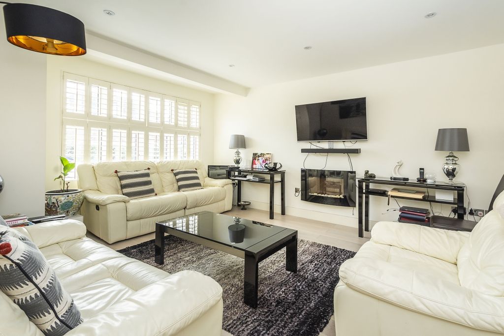 Property photo 3 of 22