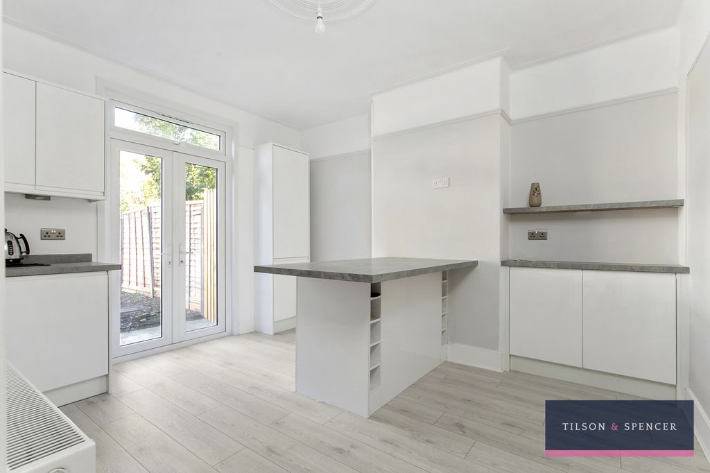 Property photo 2 of 14 6