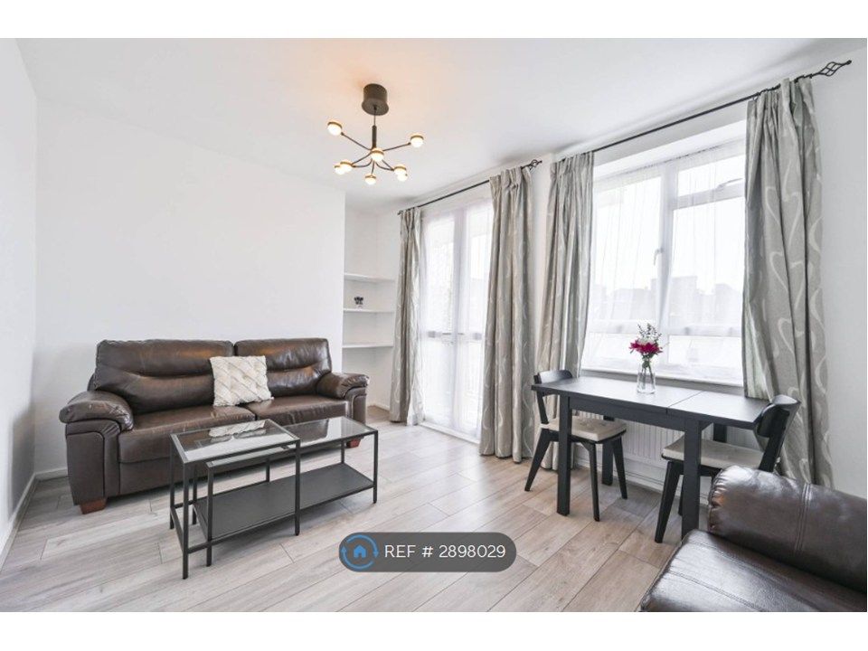 Property photo 1 of 13 Living Room