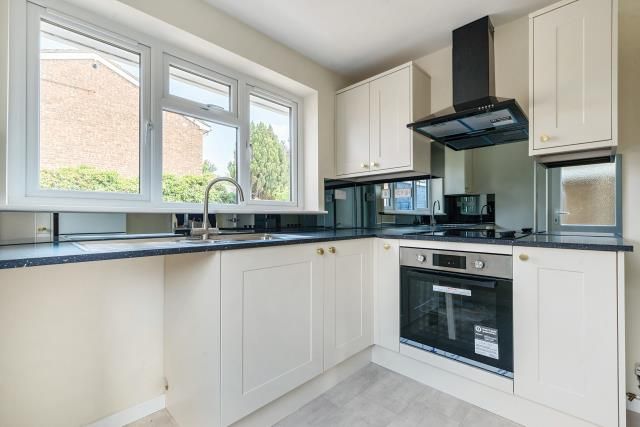Property photo 2 of 16 Kitchen