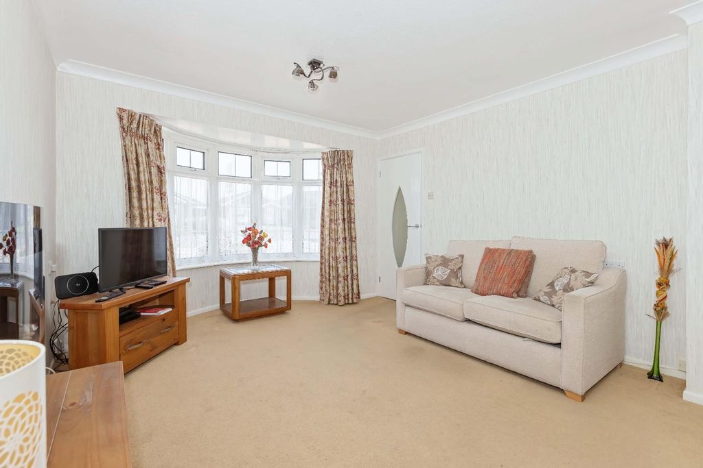 Property photo 3 of 15 The Drive_10.Jpg