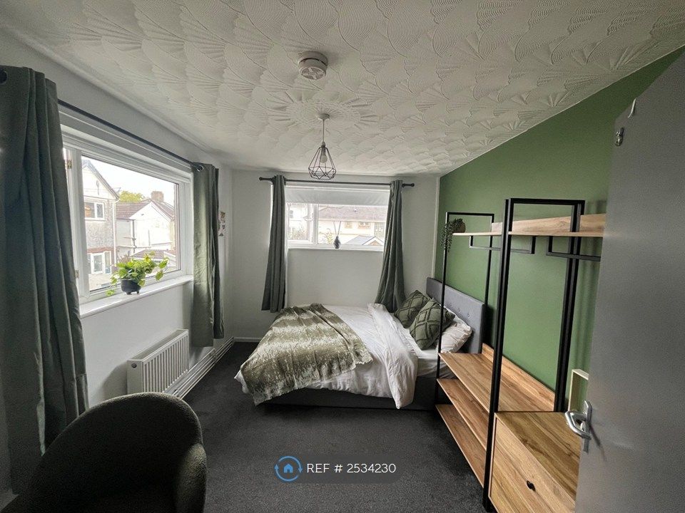 Property photo 2 of 11