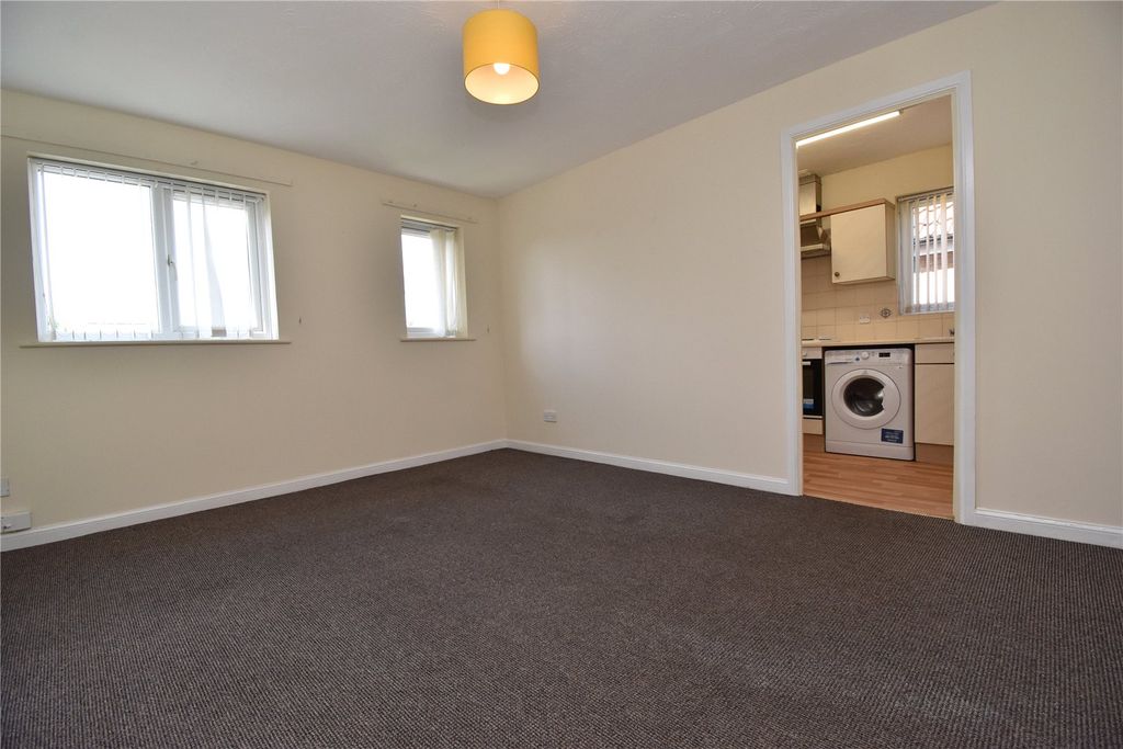 Property photo 2 of 10 Picture No. 11