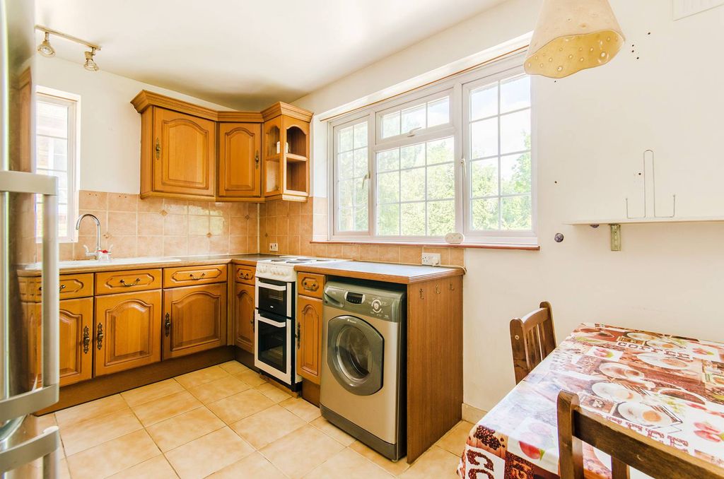 Property photo 3 of 7