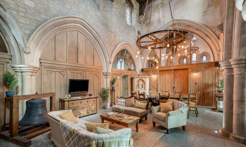 Property photo 3 of 35