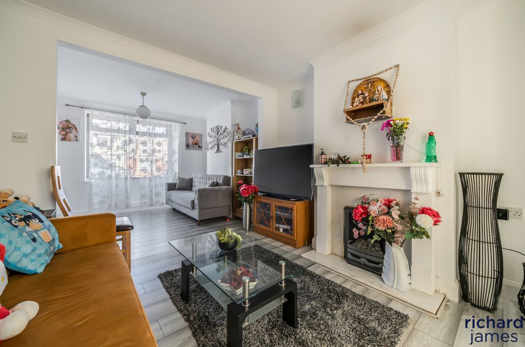 Property photo 2 of 12 Bcec376Ca24F48B897729d50E31A8A40