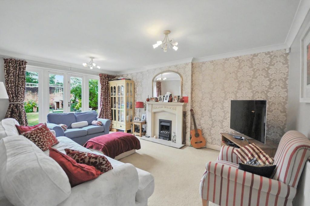 Property photo 2 of 18
