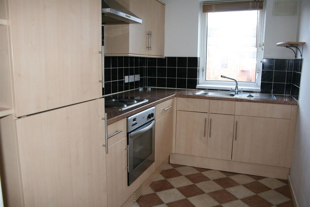 Property photo 3 of 6