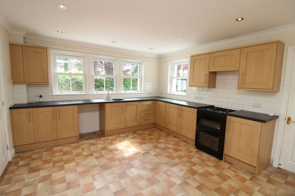 Property photo 2 of 22 Kitchen Diner