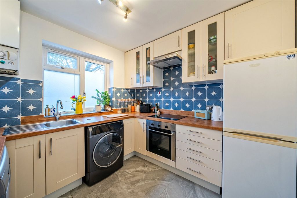 Property photo 3 of 14 Kitchen