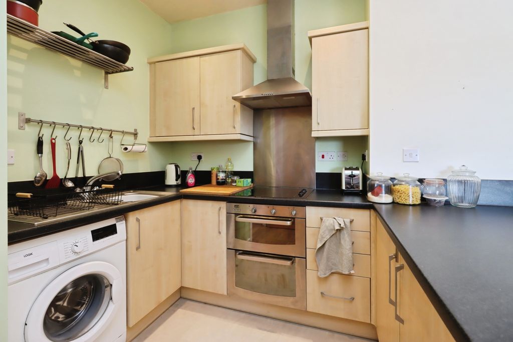 Property photo 3 of 12