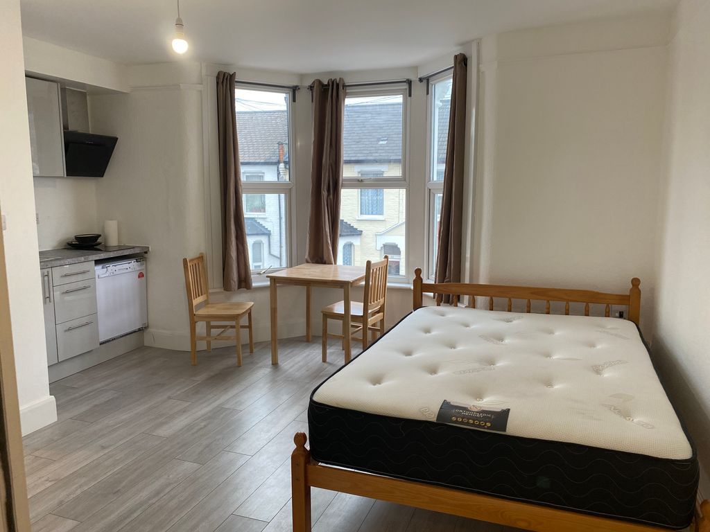 Property photo 1 of 4