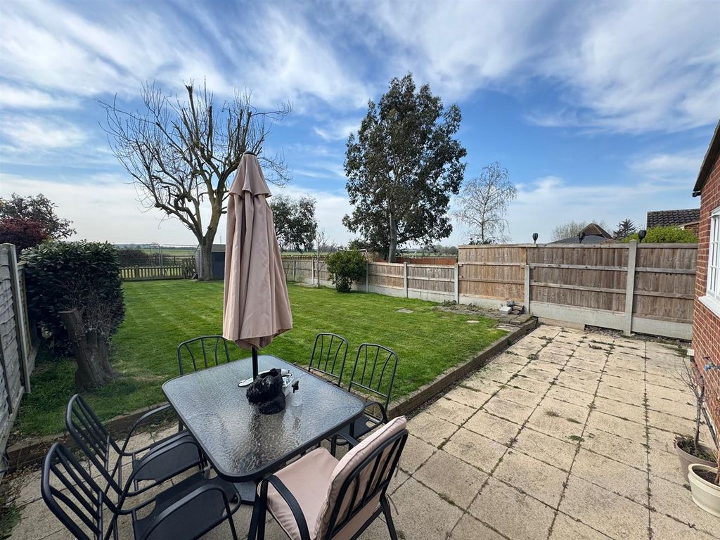 Property photo 2 of 34