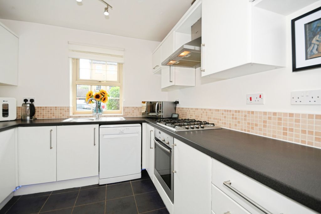 Property photo 3 of 21