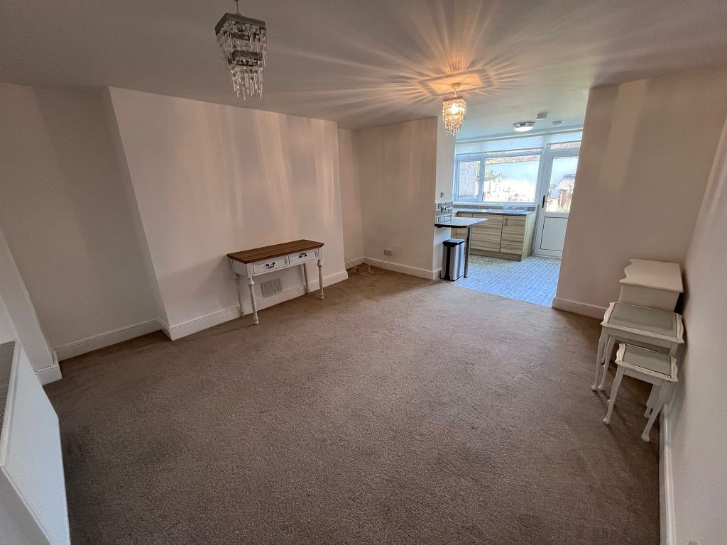 Property photo 2 of 9 Lounge