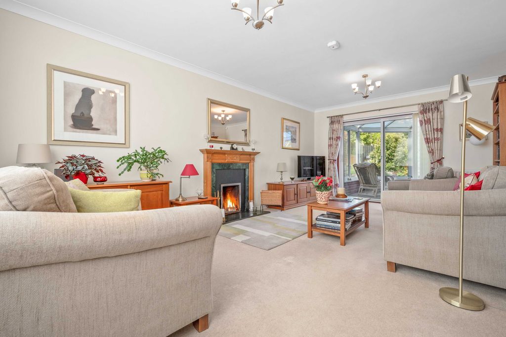 Property photo 2 of 23