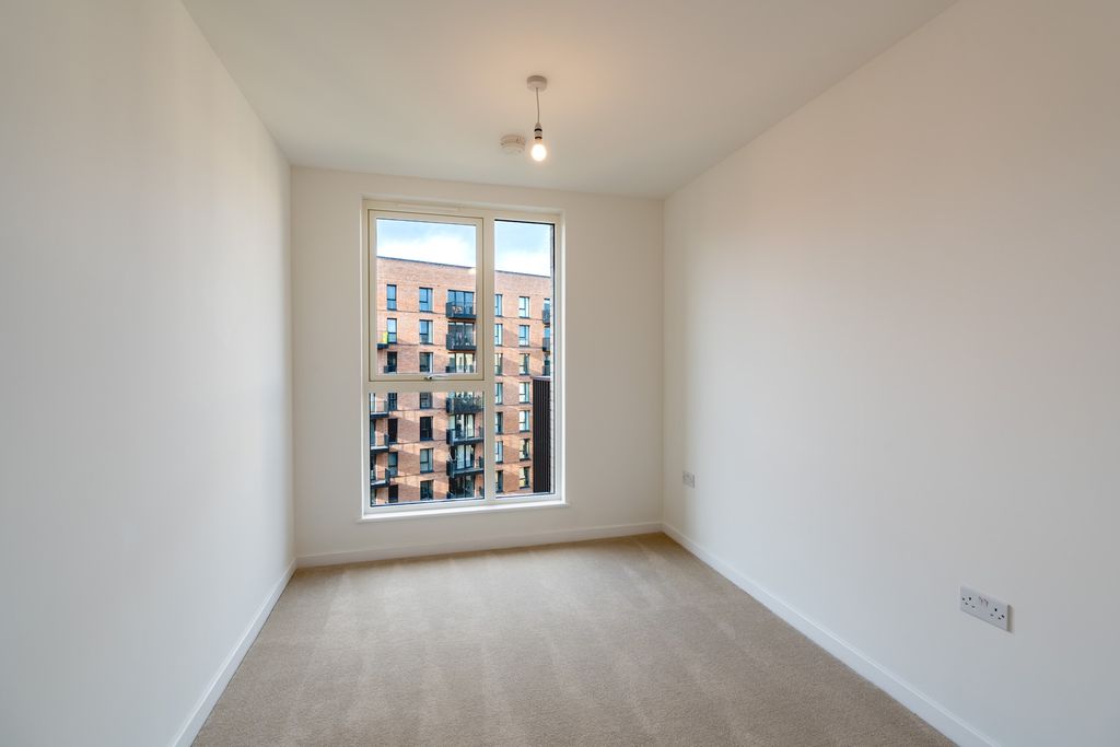 Property photo 3 of 13 Bedroom 1