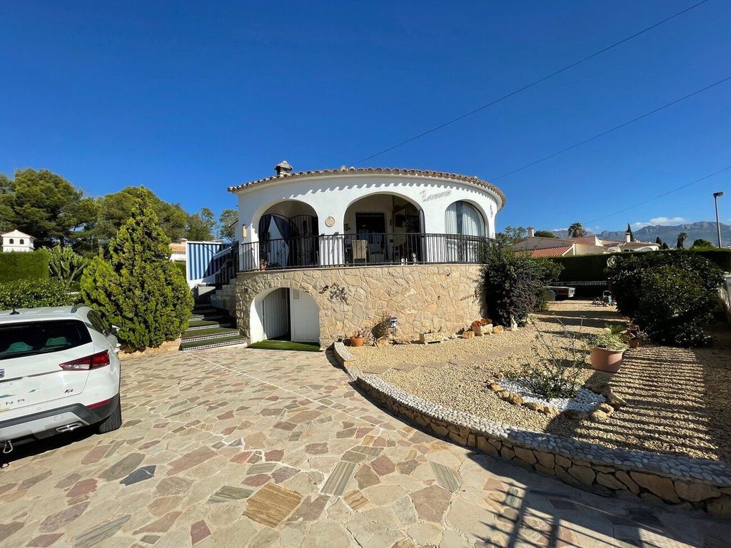 Property photo 2 of 41