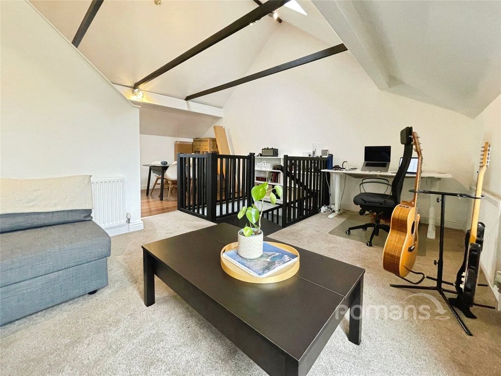 Property photo 1 of 10 Picture No. 20