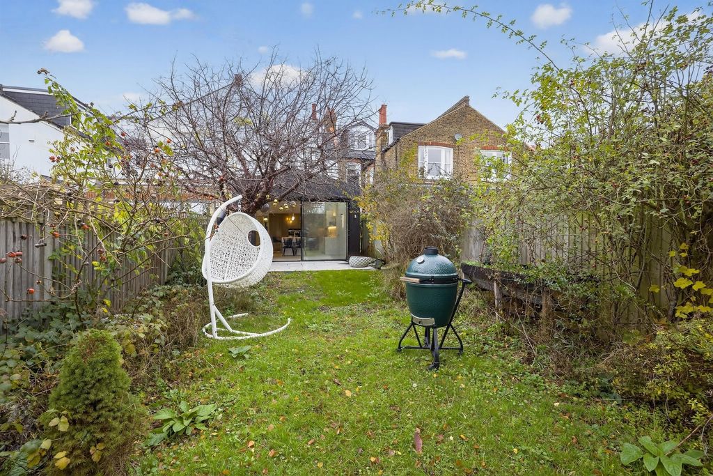 Property photo 2 of 17 Rear Garden