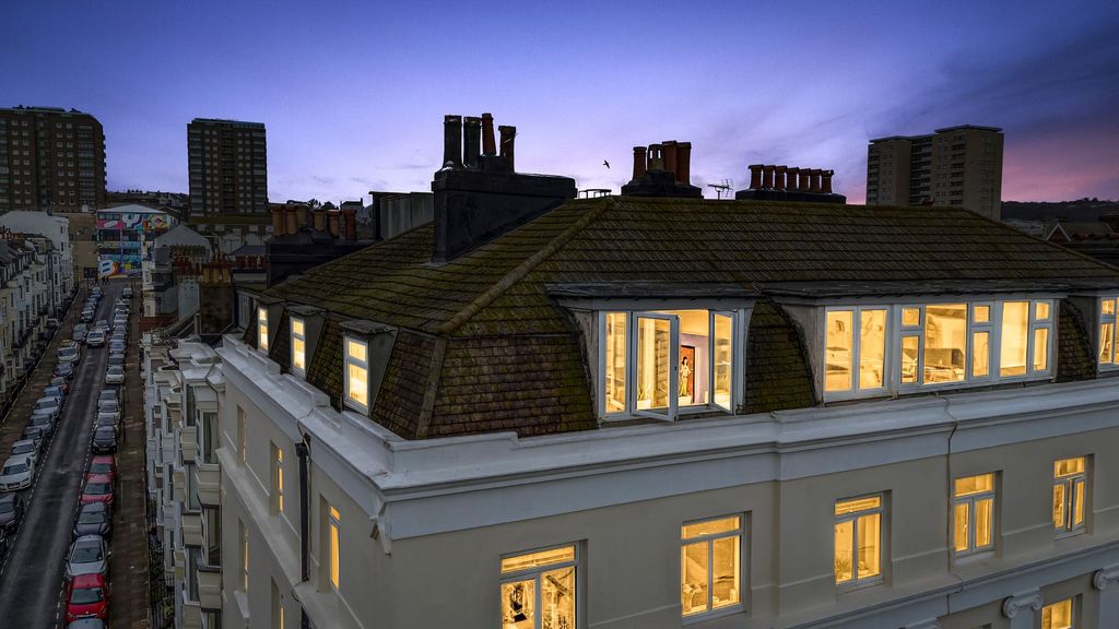 Property photo 3 of 26