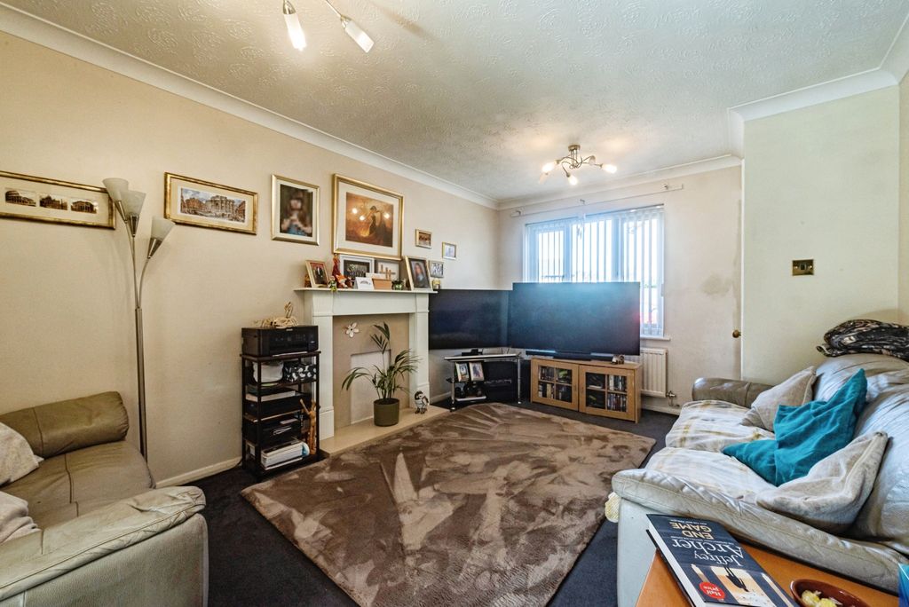 Additional image 4 of 2 bed semi-detached house for saleJustice Close, Thatcham RG19