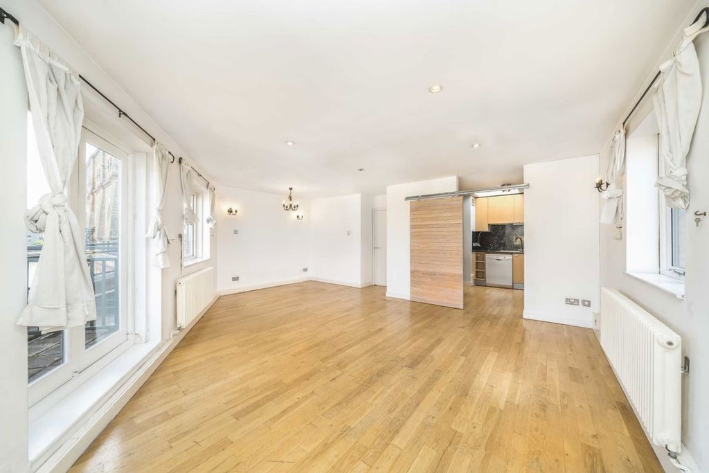 Property photo 3 of 6