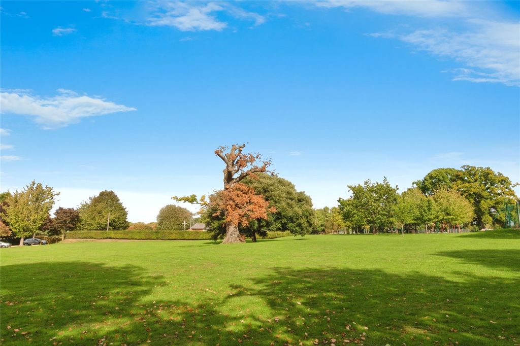 Property photo 3 of 23 Picture No. 27