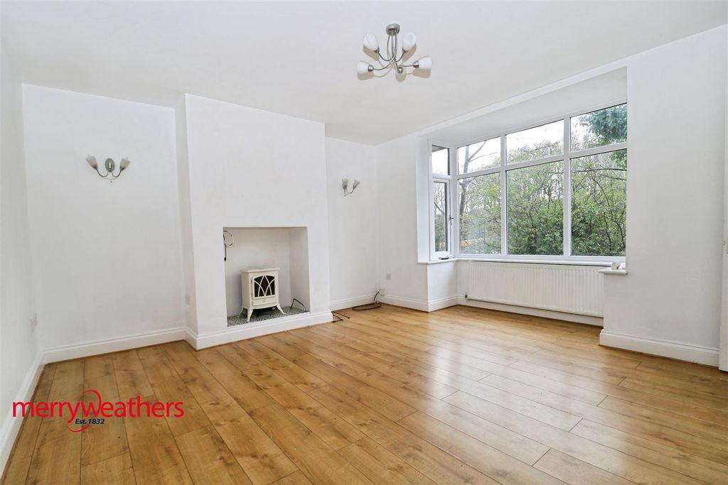 Property photo 3 of 10 Lounge