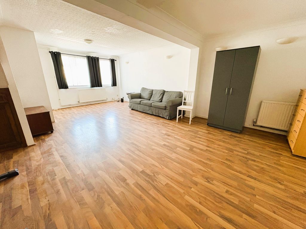 Property photo 2 of 18 Whatsapp Image 2025-04-30 At 13.14.49