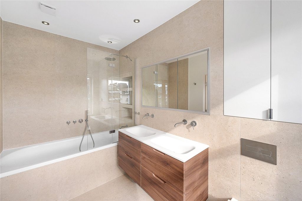 Property photo 3 of 17 Picture No. 18