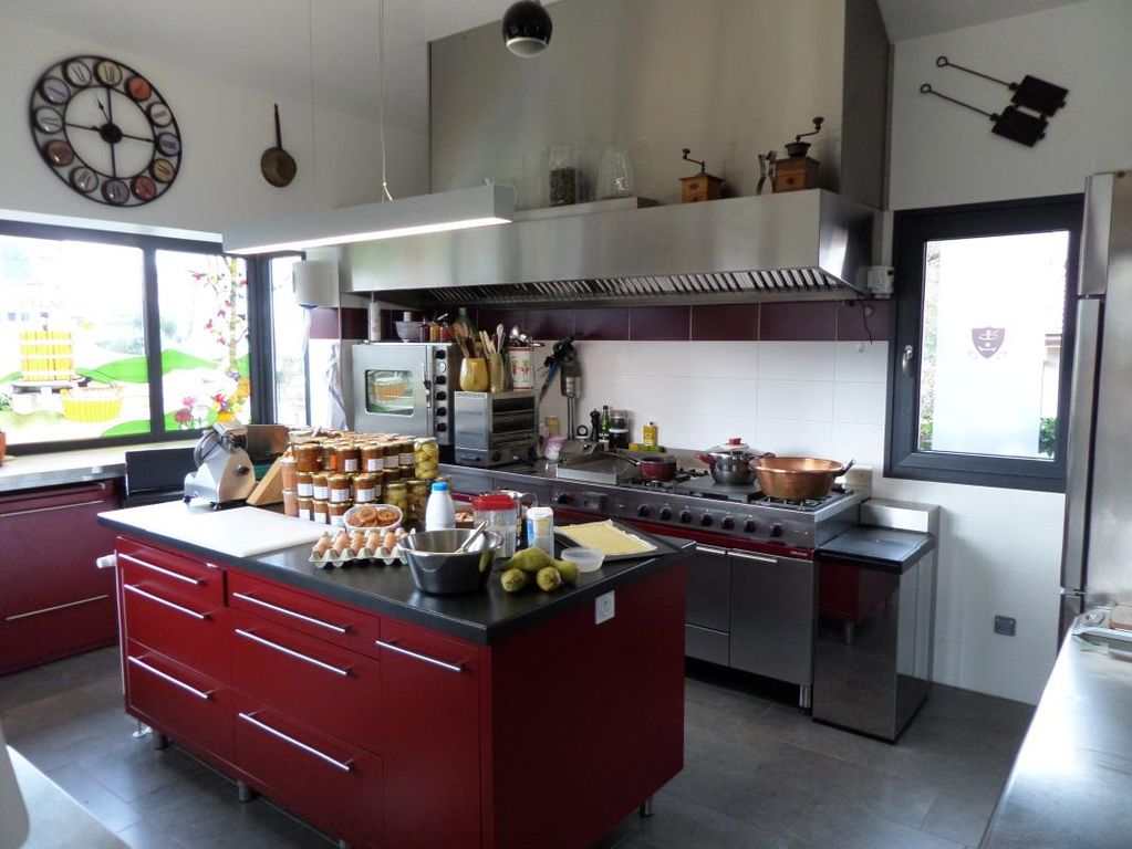 Property photo 3 of 12