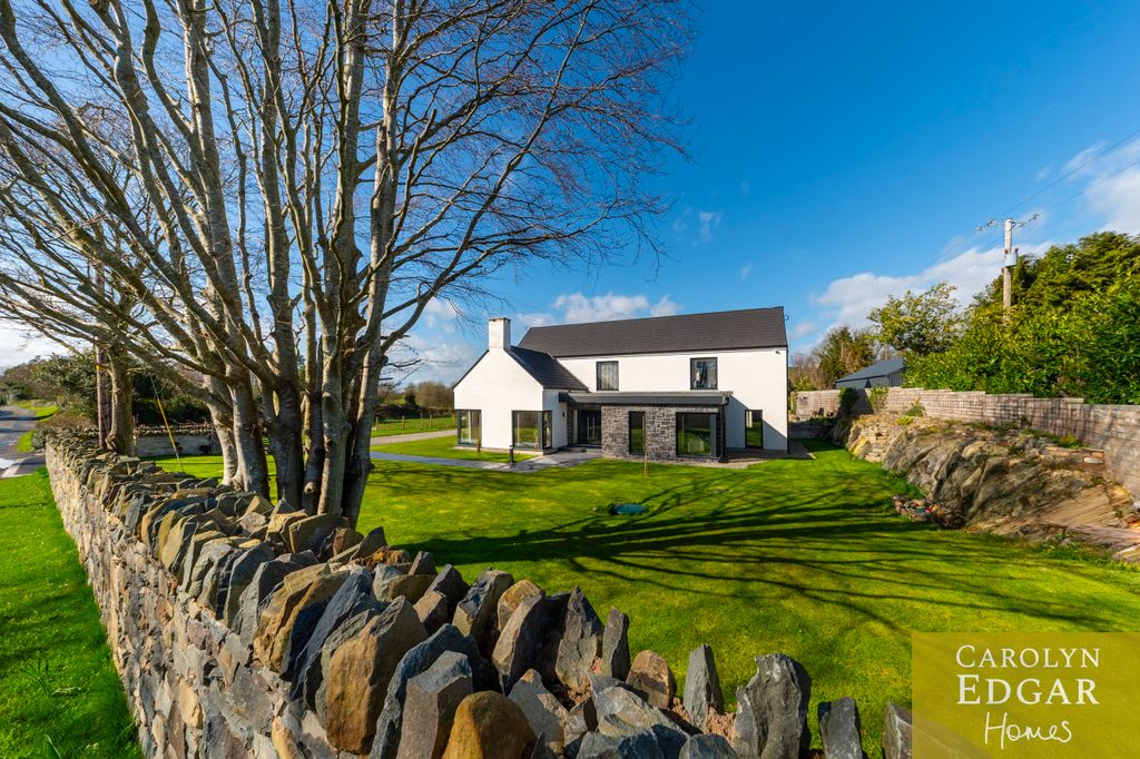 Property photo 3 of 76 007