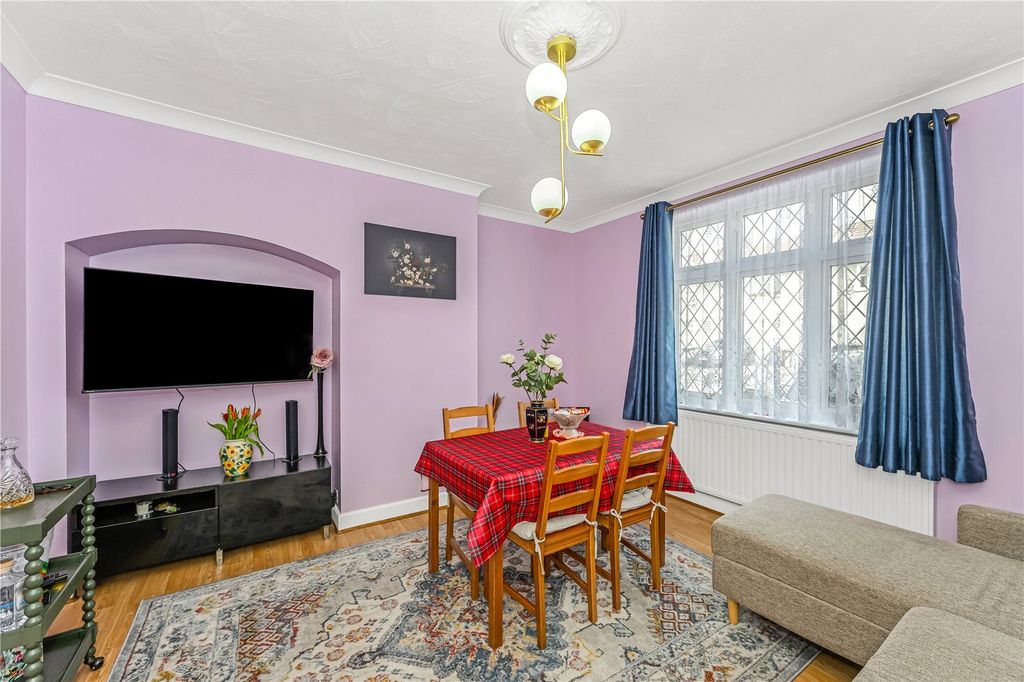 Property photo 2 of 12 Living/Dining Room