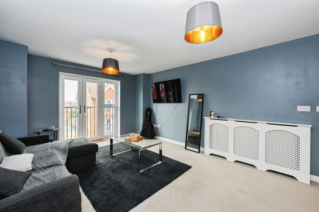 Property photo 2 of 10