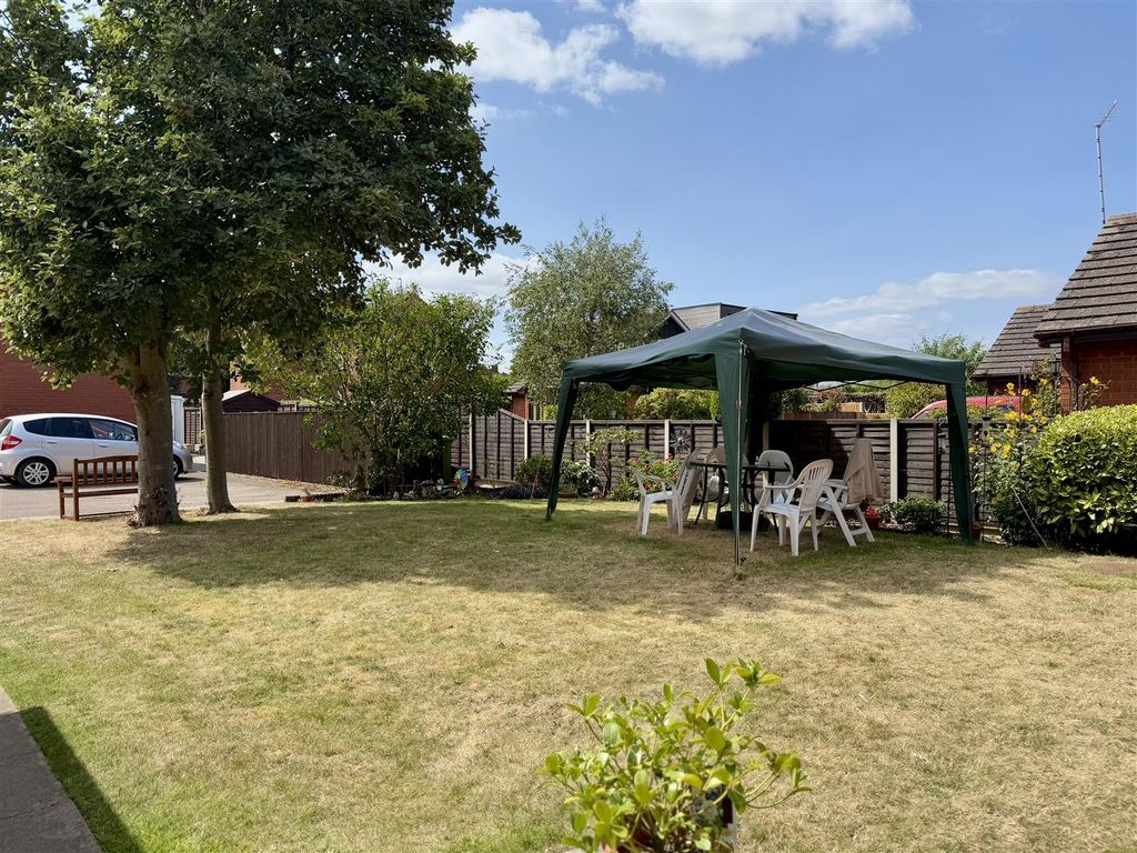 Property photo 2 of 9