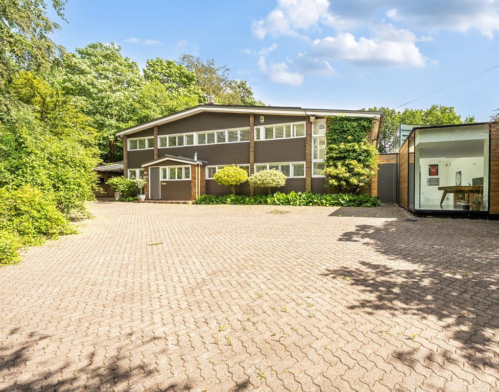 Property photo 1 of 23
