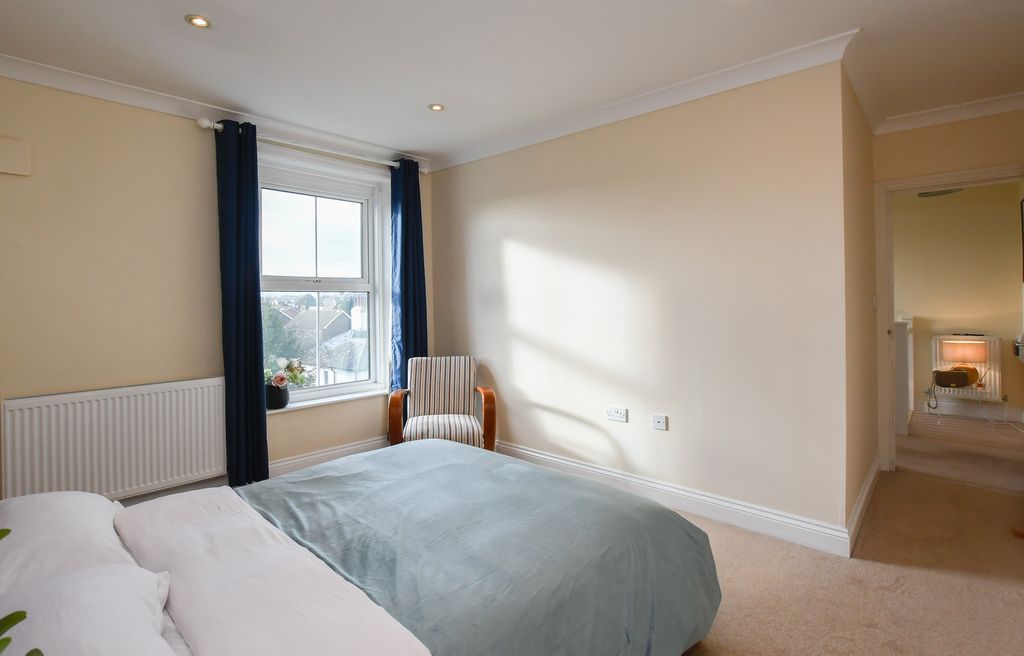 Property photo 3 of 30