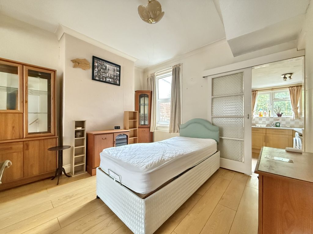 Property photo 3 of 10 Photo 3