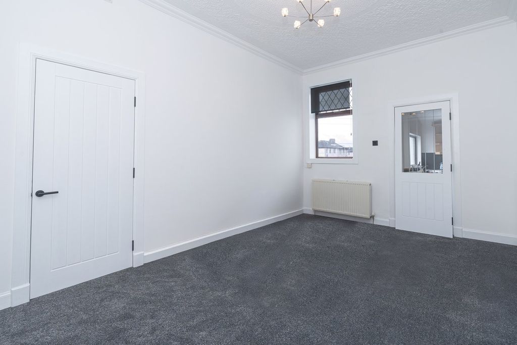 Property photo 3 of 27