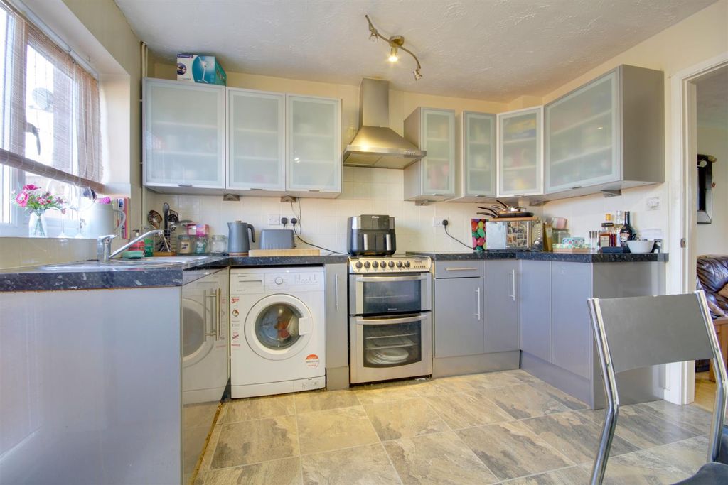 Property photo 3 of 8 Img_2748-Img_2750.Jpg