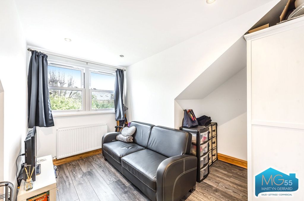 Property photo 2 of 7 Picture No. 16