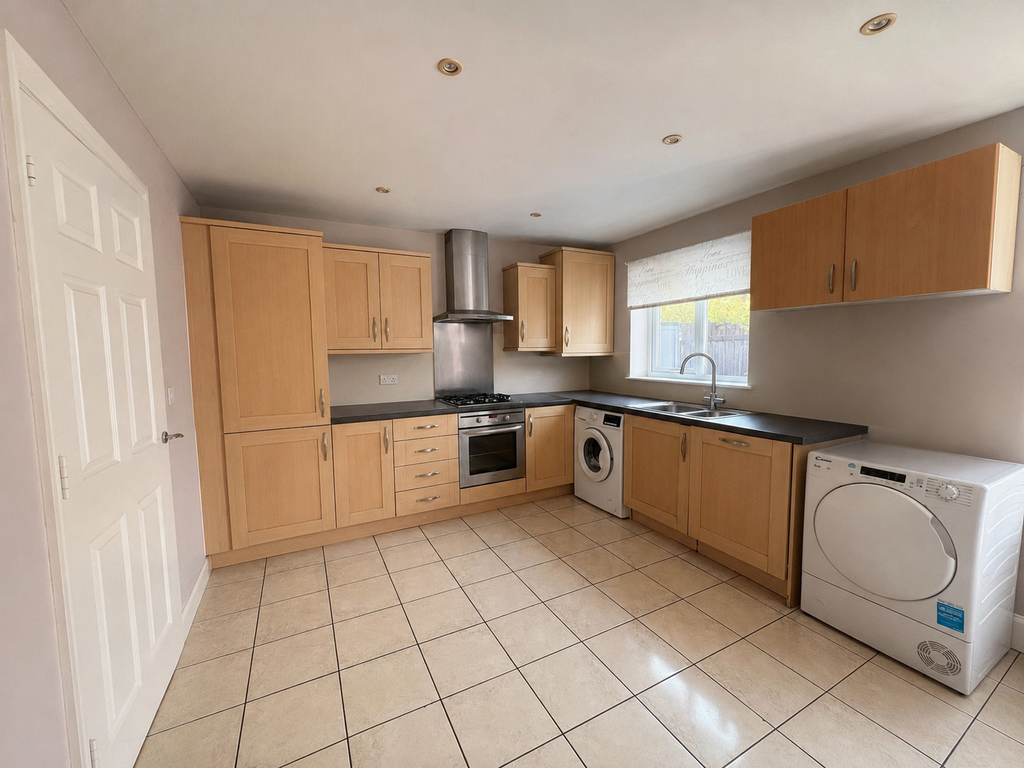 Property photo 2 of 32 Kitchen
