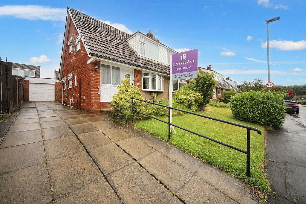 Property photo 1 of 23