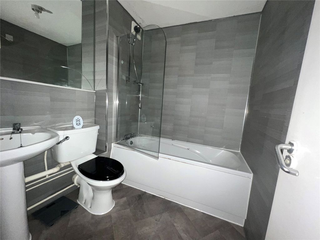 Property photo 3 of 5 Picture No. 06