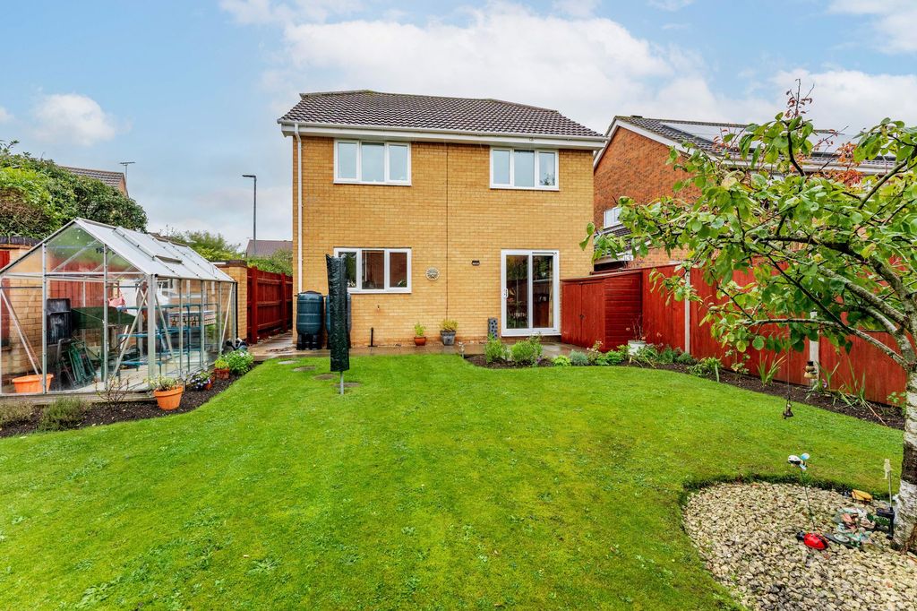 Property photo 2 of 18